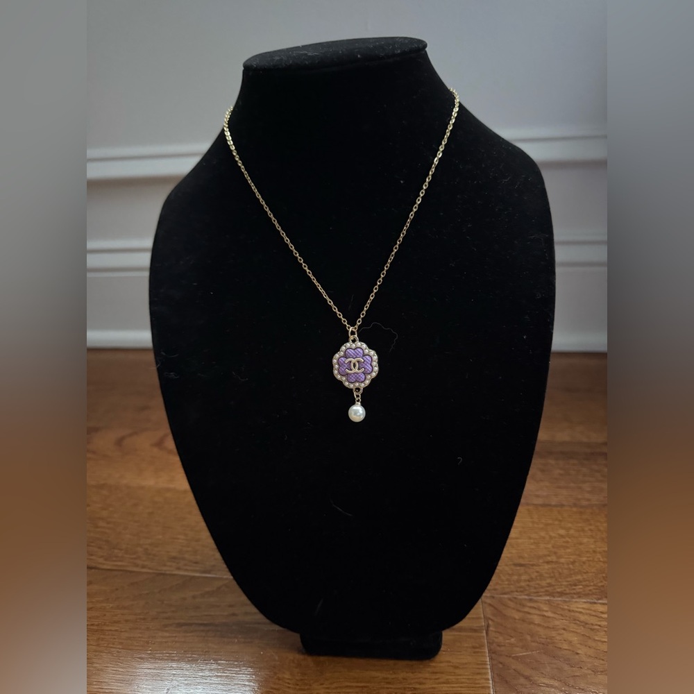 ❤️ Purple Clover Pendant with Drop Pearl – 18”‎ Gold Stainless Steel Necklace ✨